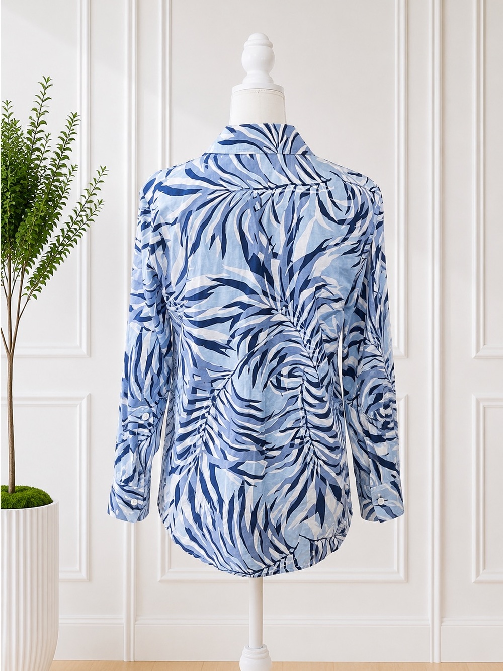 Liz Claiborne Blue Tropical Leaf Print Button-Front Blouse Size S - Picture 3 of 6